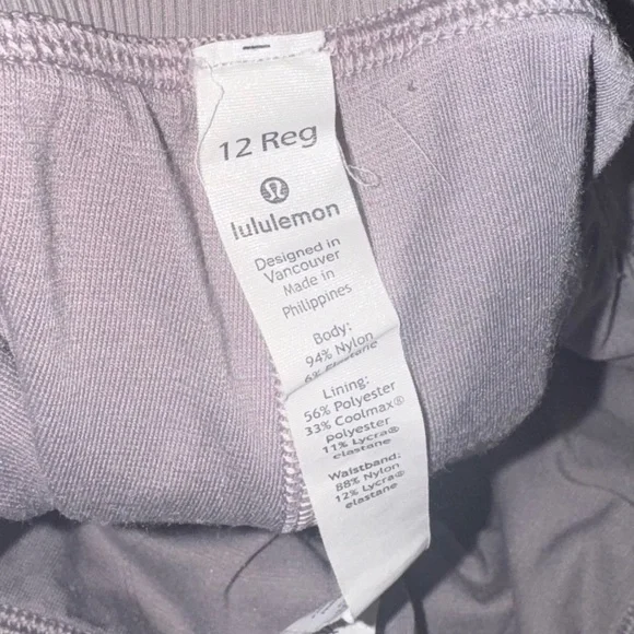 Lululemon dance studio lined - Picture 3 of 4